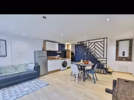 maison de ville entierement meublée