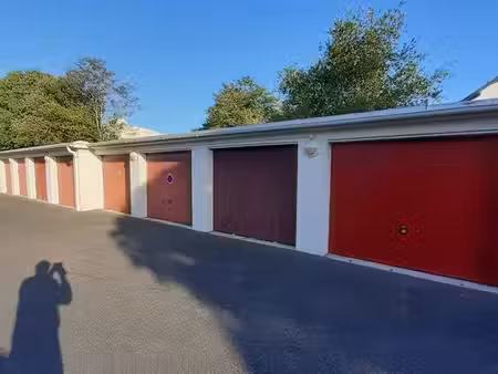 garage / box