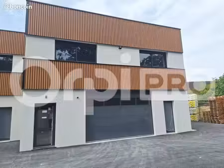 local d'activité 290 m²