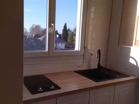 studio meuble (résidence sécurisée + parking privé + terrasse )