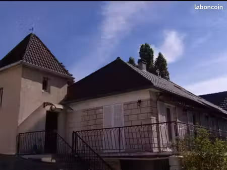 appartement dans maison avec plus de 400m2 jardin