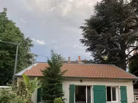 studio t 2 ( appart t2 meuble ) 30 m  lyon 5e