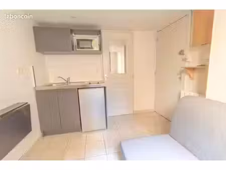 petit studio meublée rue montgolfier à lyon 6ème