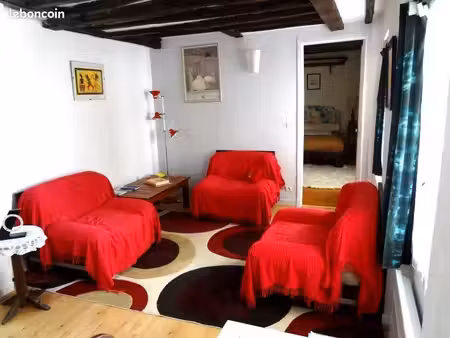 2 pièces + mezzanine  très calme  de charme