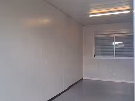 box de stockage isolé 14m2