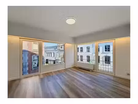appartement à louer à rue d'omalius 1 ciney (vbe72148)