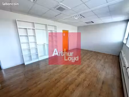 bureaux 74 m² cournon d'auvergne
