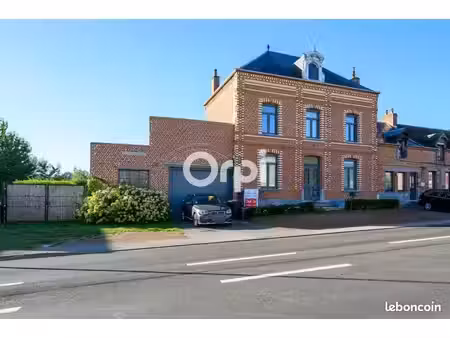 maison 6 pièces 158 m²