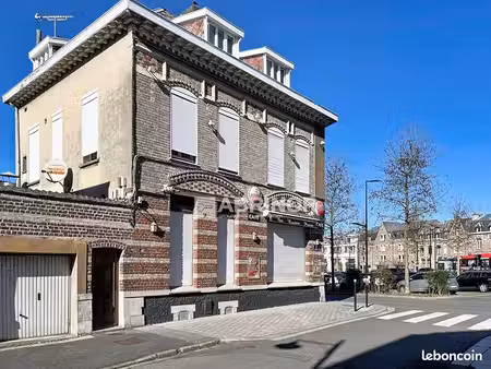immeuble 10 pièces 200 m²