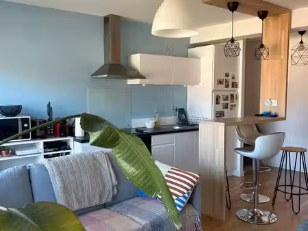 t2 meublé rénové – 39 m² – 2 balcons - royat