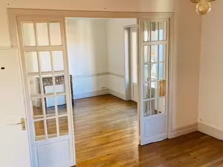 t4 100 m2