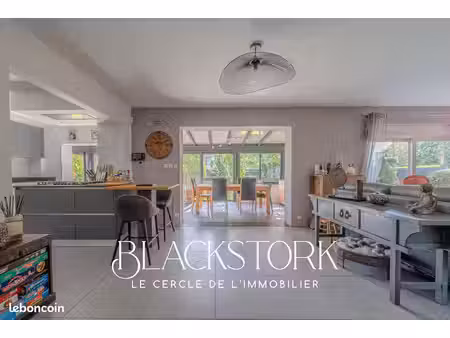 maison 7 pièces 180 m²