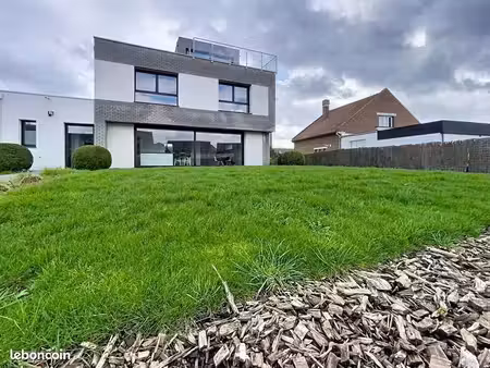 maison 7 pièces 205 m²