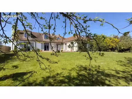 villa 6 pièces 217 m²