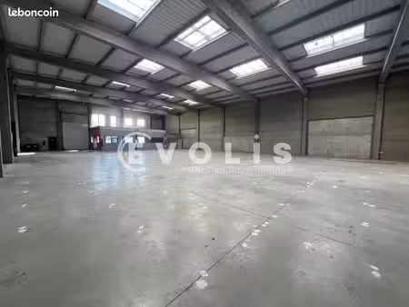 local d'activité 1 080 m²