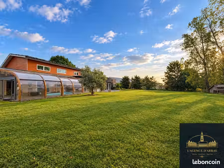 propriété 8 pièces 300 m²
