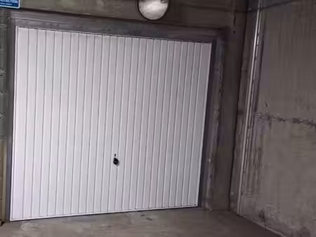 garage /box securise 1 rue de normandie metro fort de mons