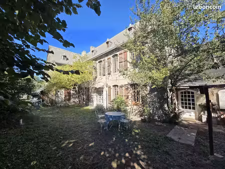 propriété 8 pièces 250 m²