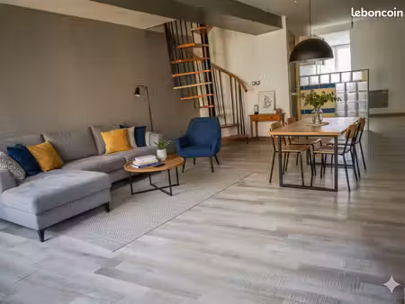 appartement en duplex à louer en centre ville de cambrai proche place et jardin public