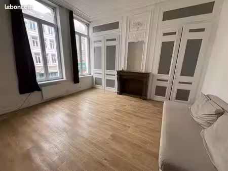 studio 1 pièce 28 m²
