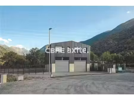 local d'activités à louer