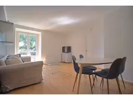 agen centre - appartement t2 meublé de 45 m² avec ascenseur et cave.