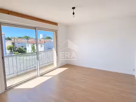 appartement 3 pièces avec balcon et cave