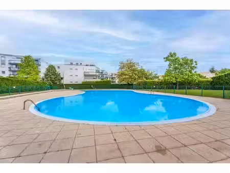 lumineux t4 piscine clos de pouilly