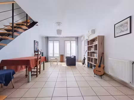 nîmes centre– appartement 88 m² balcon  parking et ascenseur