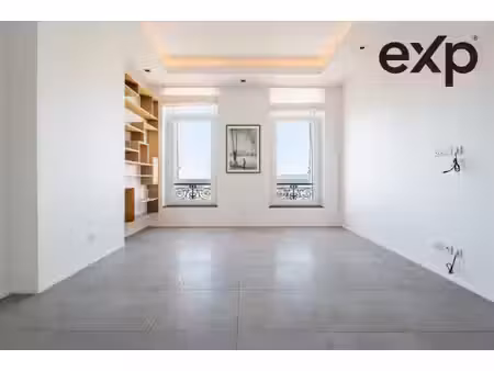 appartement t3 refait à neuf vue mer à deux pas de la major /