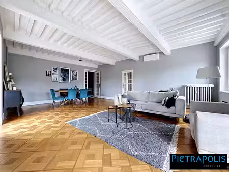 t4 de 152m2 + loggia + garage avec très grande pièce de vie