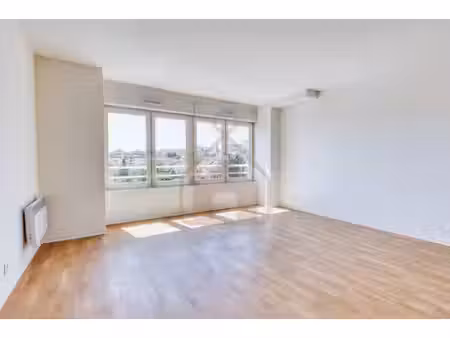vendu - studio 31 70 m² - rue babeuf - le kremlin bicetre -