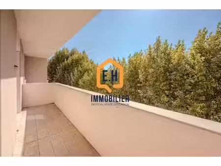 toulon ouest proche arsenal   appartement faux t4 lumineux en r?