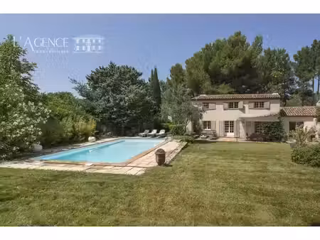 maison de charme 143 m² sur 1900 m² de terrain nord aix-en-pro