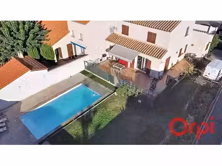 coup de cœur familial avec 5 chambres  piscine et belles prestations