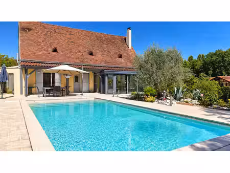 belle propriété avec parc arboré de près de 3 hectares  piscine et dépendance !