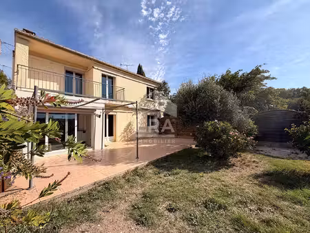 a vendre - lançon provence - maison t5/6 de 106m2 avec jardin et garage
