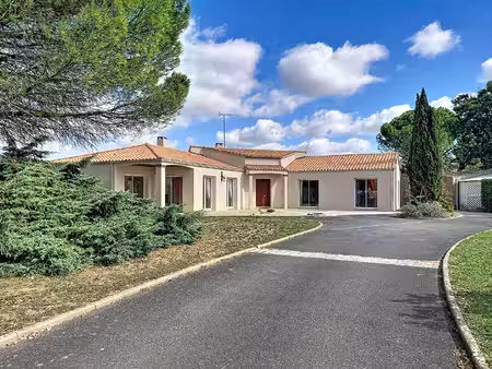 maison lucon - 3 chambres - 1 bureau - garage double