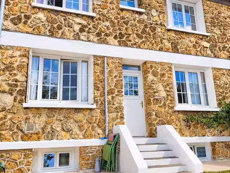 belle maison de ville sur les bords de marne