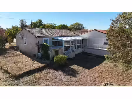 maison de 160 m² avec appartement t2  deux garages et terrain d