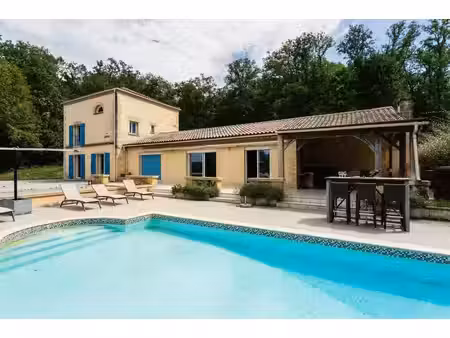 clé en main - propriété d’exception avec piscine en périgord noir