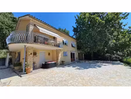 maison de 147 m2 habitable sur 1660 m2 de terrain clos et ar