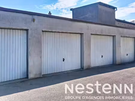 terrain constructible de 6 ares - projet 6 logements possibles + 8 garages libres