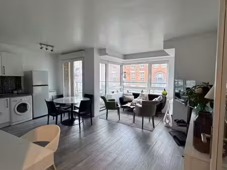 appartement t2 de charme – 44 m² – lille centre / à 2 min des gares – 2 terrasses - parkin