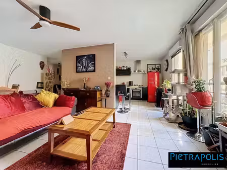 appartement t3 de 75m2 avec deux chambres sans travaux