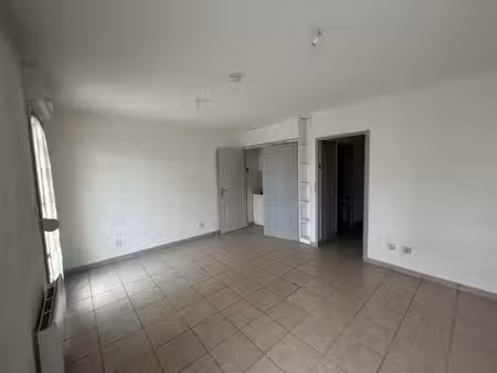 savigneux  studio à louer