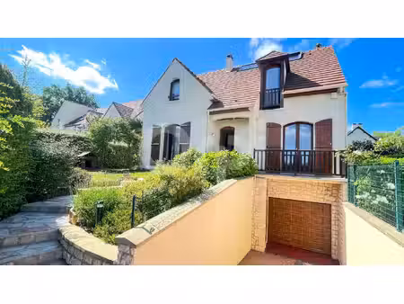 maison à vendre à vernouillet de 150 m² utile sur s/sol total et terrain de 700 m² piscina