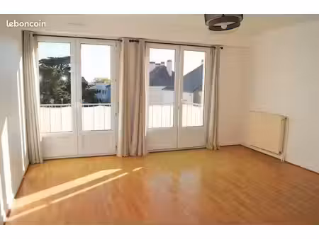t3 66 m² - balcon - parking - place du commando