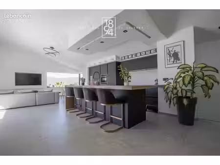 villa 5 pièces 155 m²