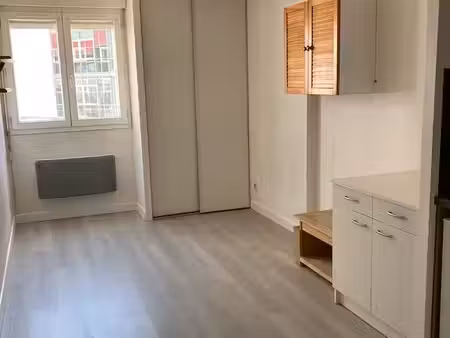 studio 20m2 avec kitchenette  caluire